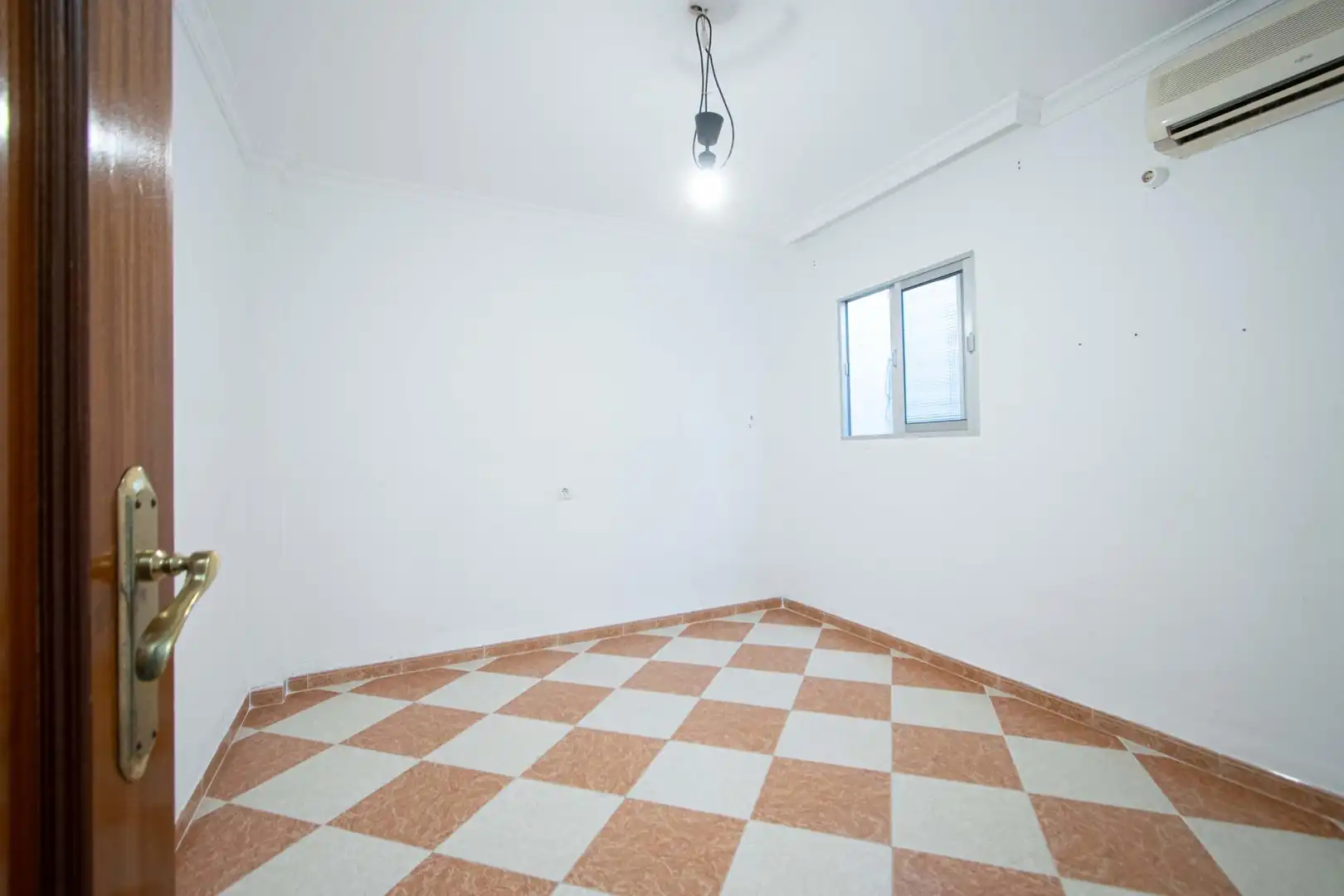 Habitación de Casa adosada en venta en Sevilla con Aire acondicionado y Balcón