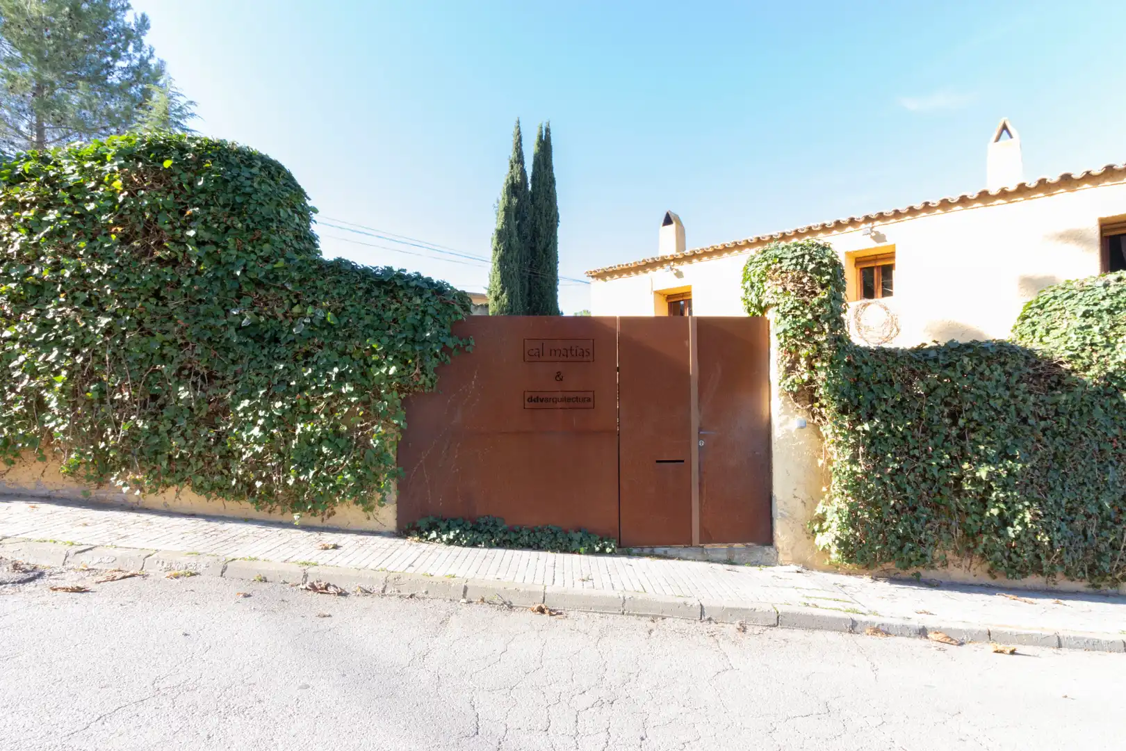 Vista exterior de Casa o xalet en venda en Subirats amb Aire condicionat, Jardí privat i Moblat
