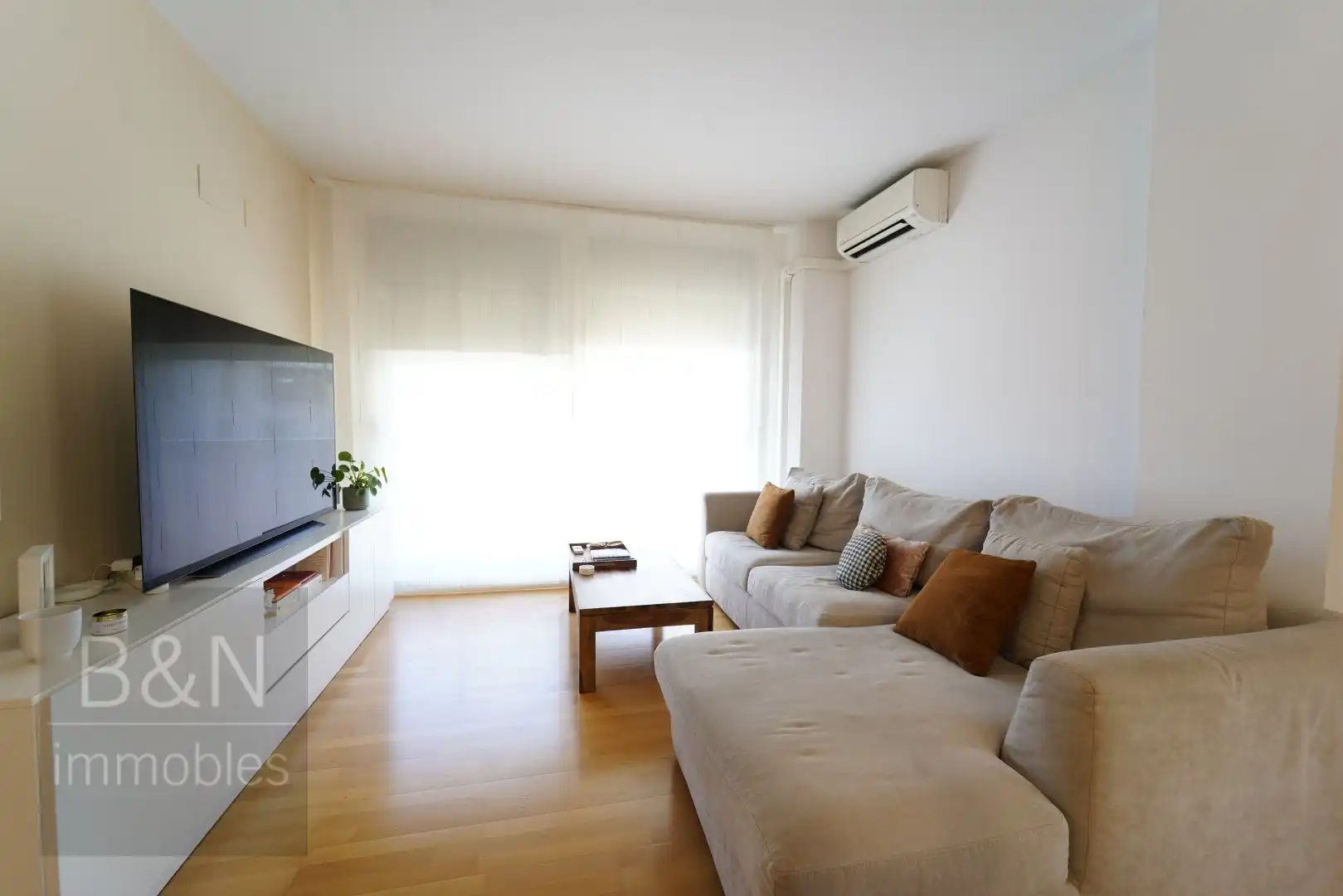 Sala de estar de Piso en venta en Terrassa con Aire acondicionado, Calefacción y Piscina