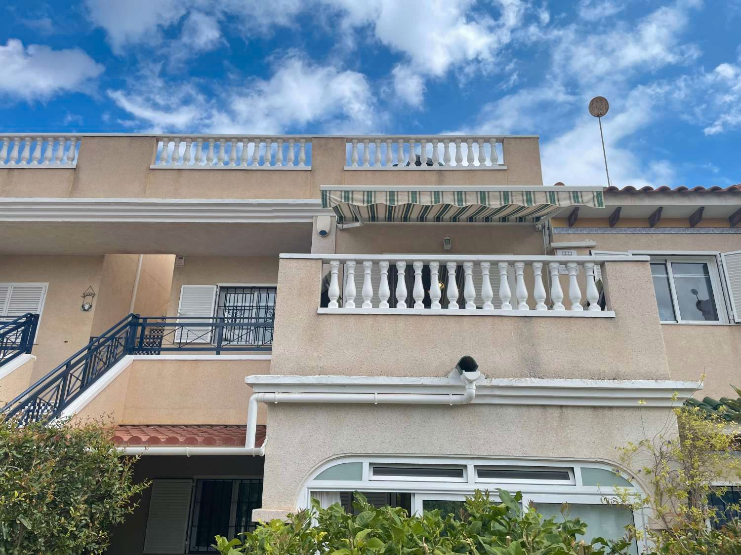Vista exterior de Apartament en venda en Orihuela amb Aire condicionat, Terrassa i Piscina