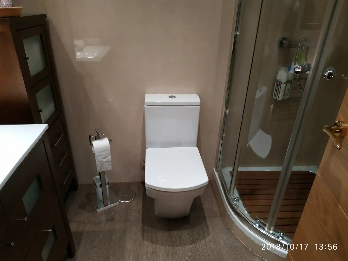 Badezimmer von Wohnung zur Miete in Madrid mit Klimaanlage, Heizung und Parkett