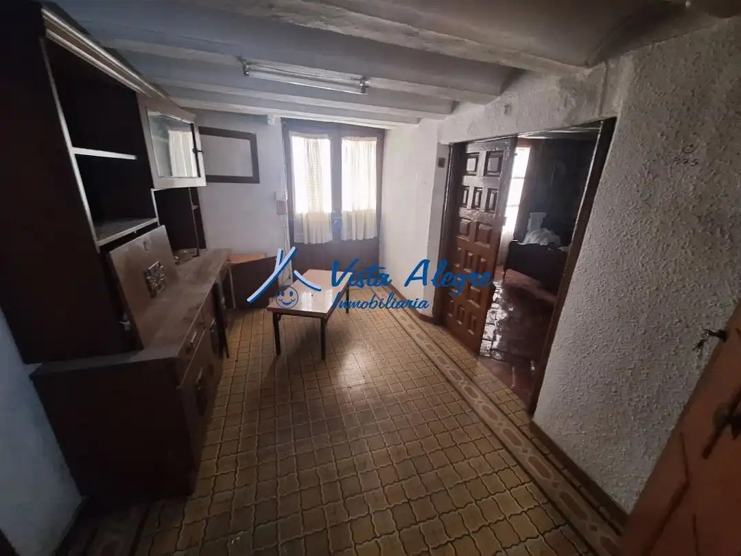 Buildings for sale in Haro