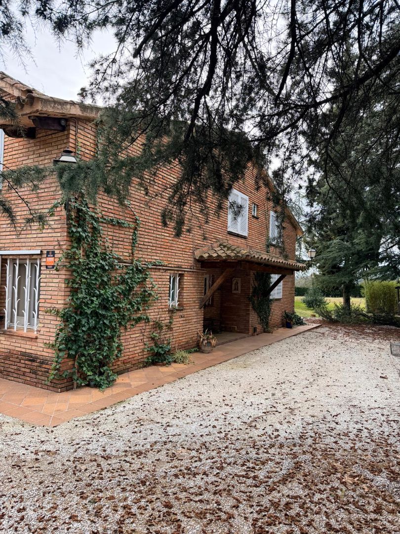 Vista exterior de Casa o xalet en venda en La Garriga amb Aire condicionat, Calefacció i Jardí privat