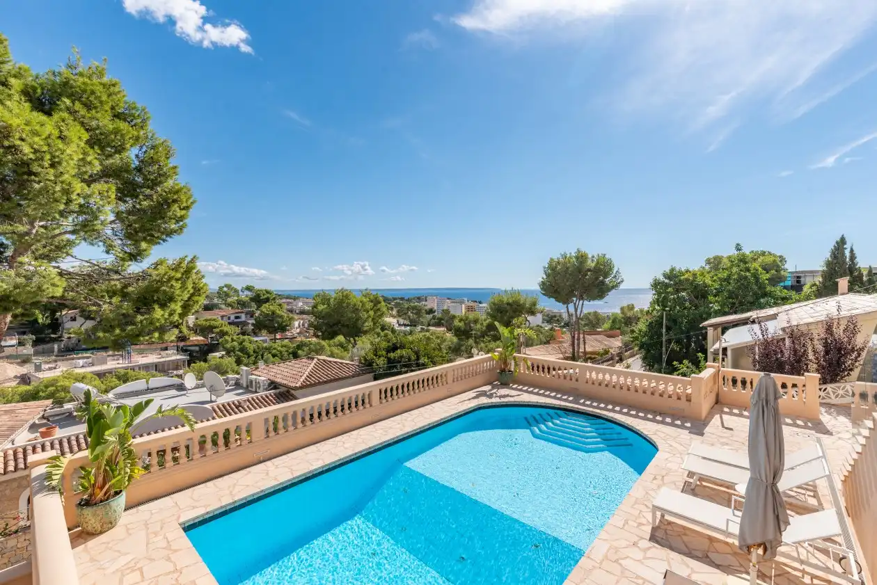 Swimming pool of Houses for sale in Calvià