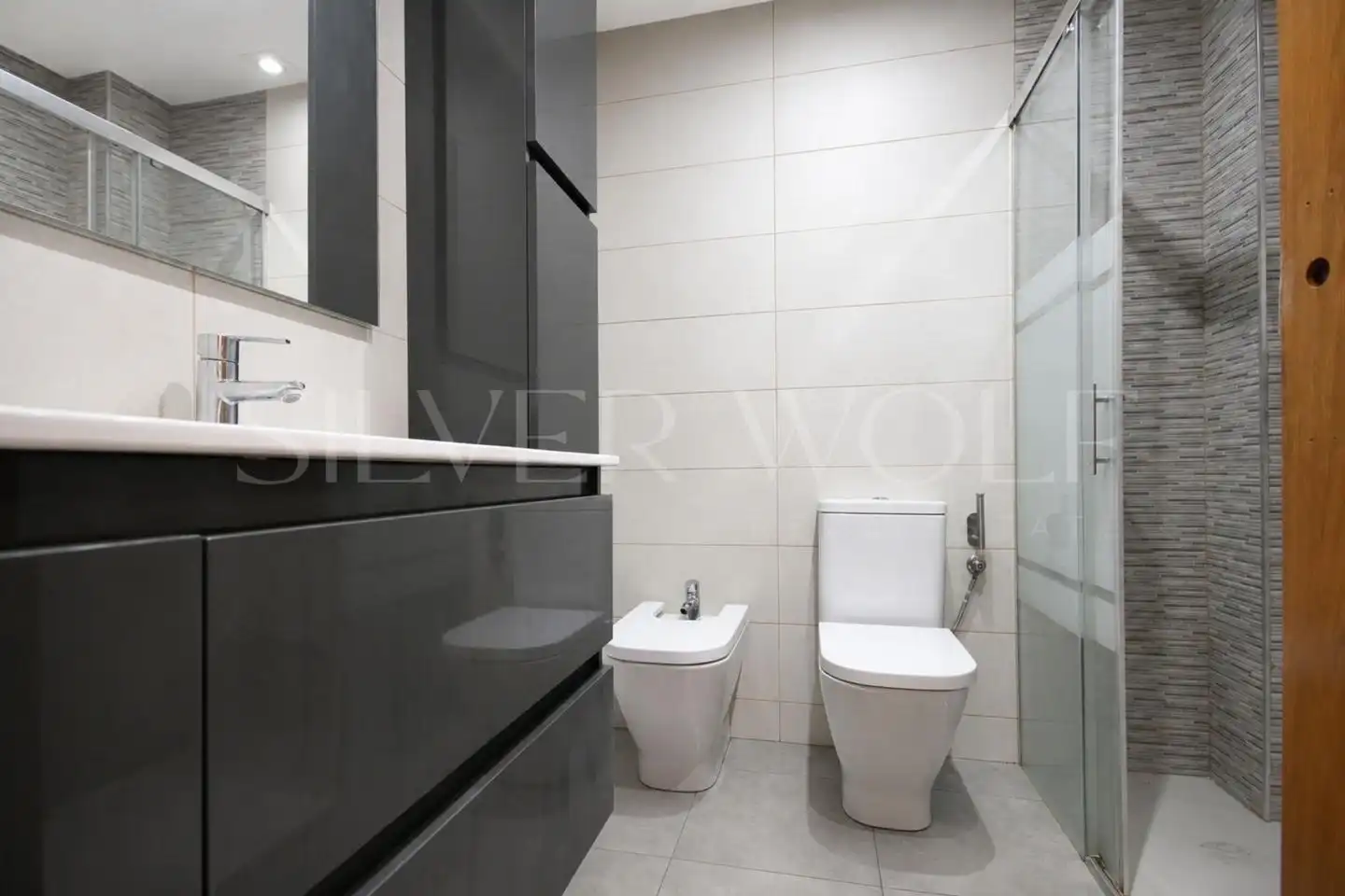 Baño de Casa adosada en venta en El Prat de Llobregat con Aire acondicionado, Calefacción y Terraza