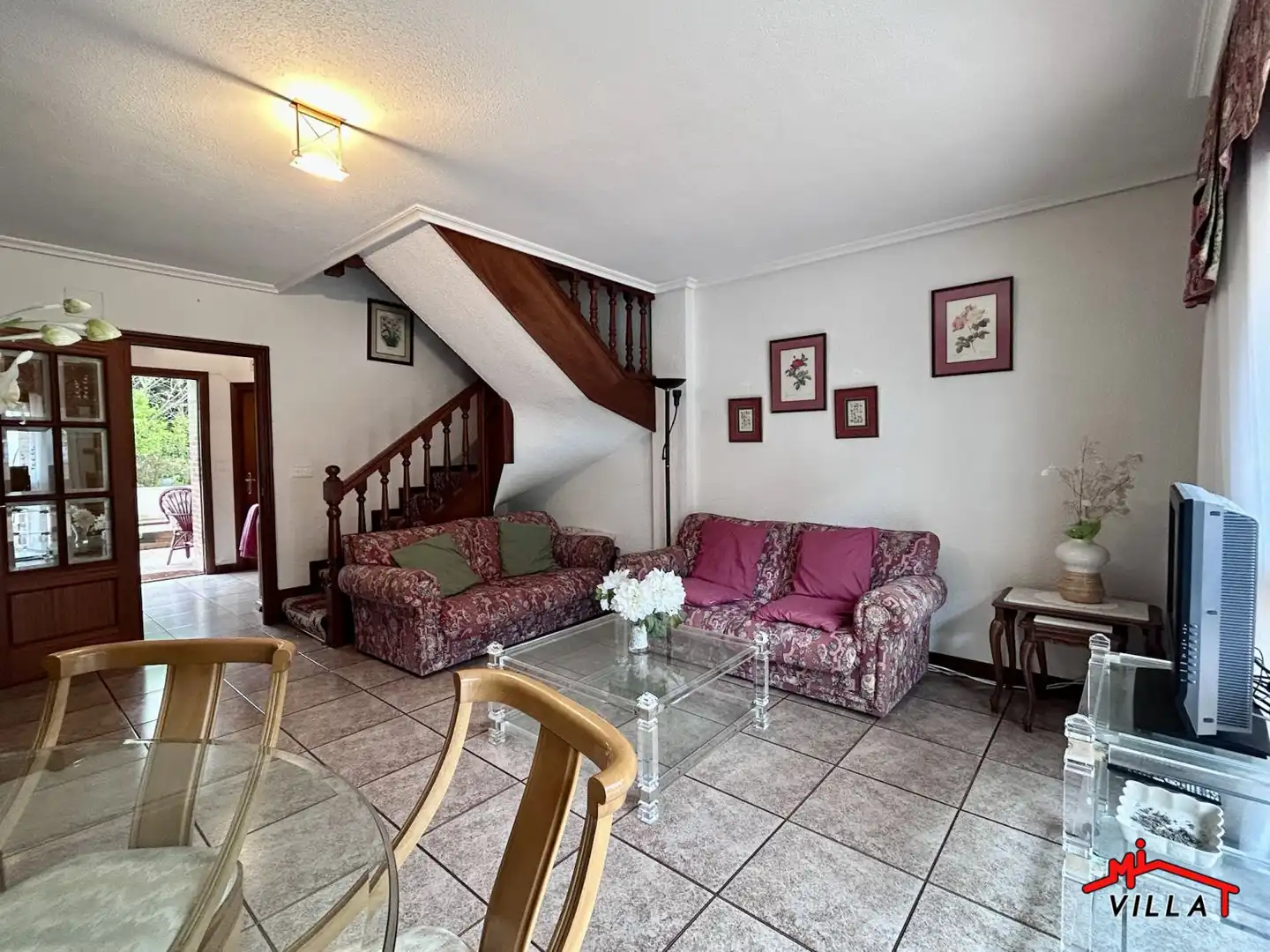 Sala de estar de Casa adosada en venta en Laredo con Calefacción