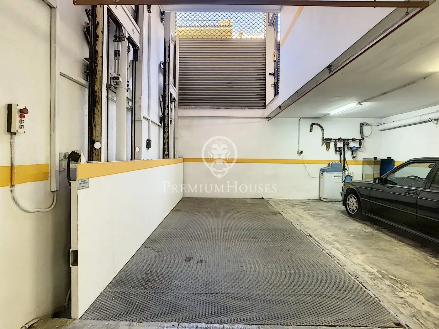 Parking de Casa o chalet en venta en Pineda de Mar con Aire acondicionado, Calefacción y Balcón