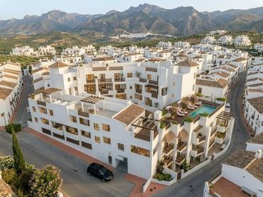Apartament amb piscina en venda a Benahavís pueblo