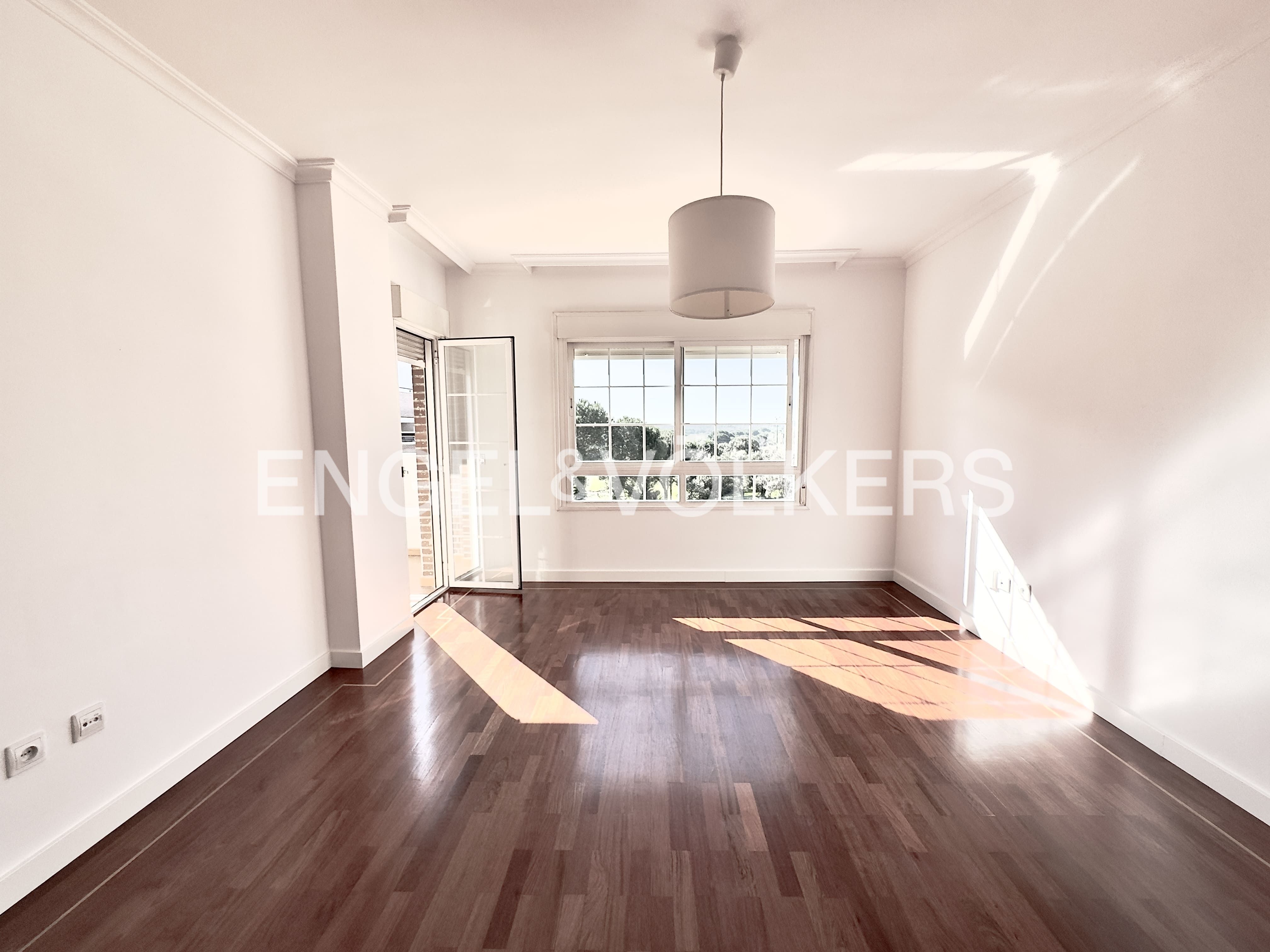 Living room of Flat for rent in Majadahonda  with Heating, Private garden and Parquet flooring