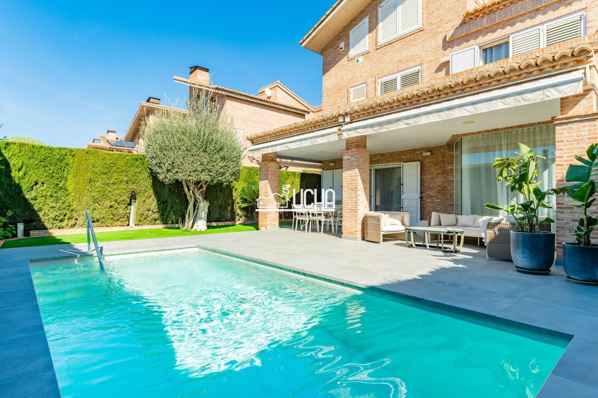 Garden of House or chalet for sale in Bétera  with Air Conditioner, Heating and Private garden