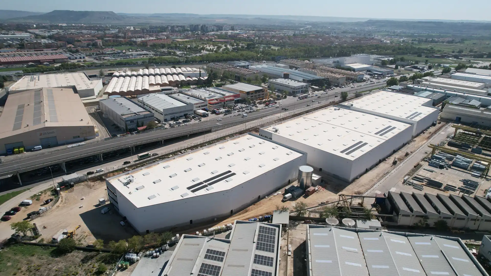 Außenansicht von Fabrikhallen zur Miete in Torrejón de Ardoz
