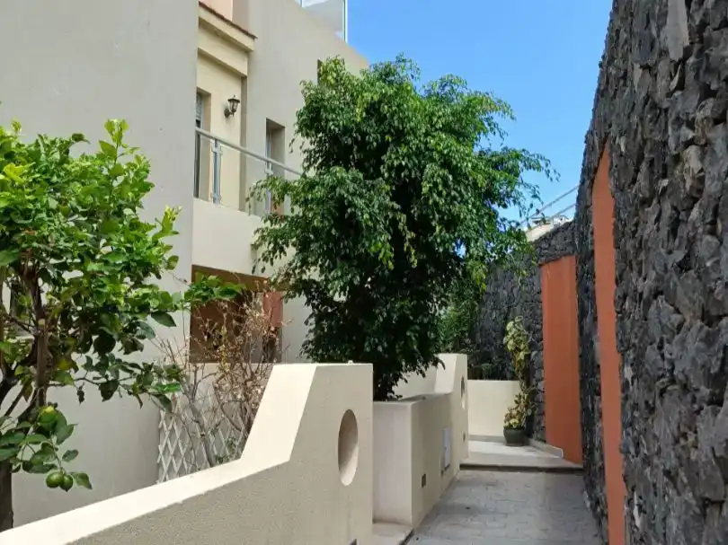 Vista exterior de Casa adosada en venda en Santiago del Teide amb Piscina i Balcó
