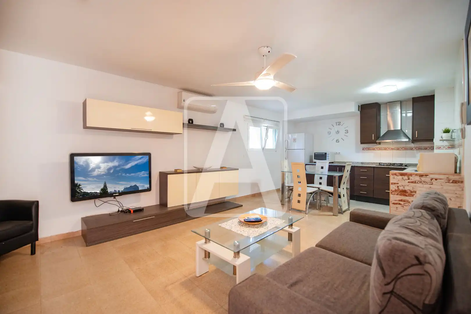 Sala d'estar de Casa o xalet en venda en Calpe / Calp amb Aire condicionat, Calefacció i Jardí privat