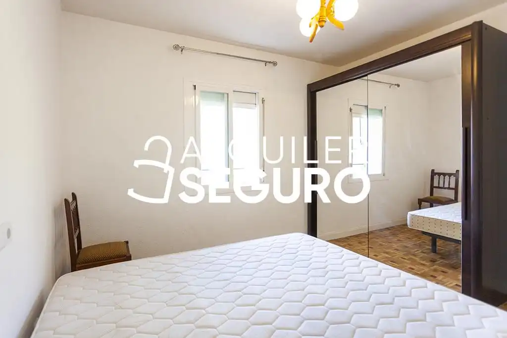 Habitación de Piso de alquiler en Madrid con Calefacción, Terraza y Amueblado