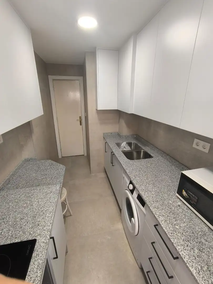Cocina de Piso de alquiler en Granada con Aire acondicionado, Calefacción y Terraza