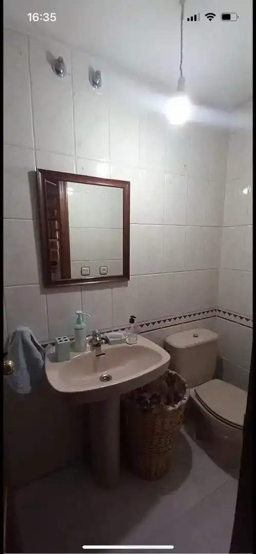 Baño de Dúplex en venta en O Barco de Valdeorras   con Parquet, Trastero y Amueblado