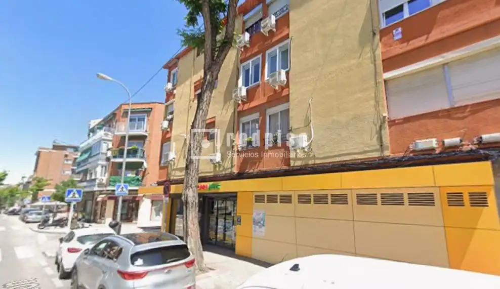 Vista exterior de Piso en venta en Madrid con Jardín privado