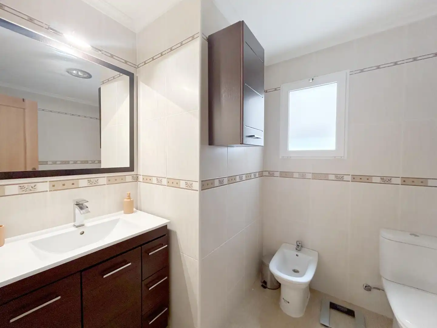 Baño de Piso en venta en Monforte del Cid con Aire acondicionado, Calefacción y Alarma