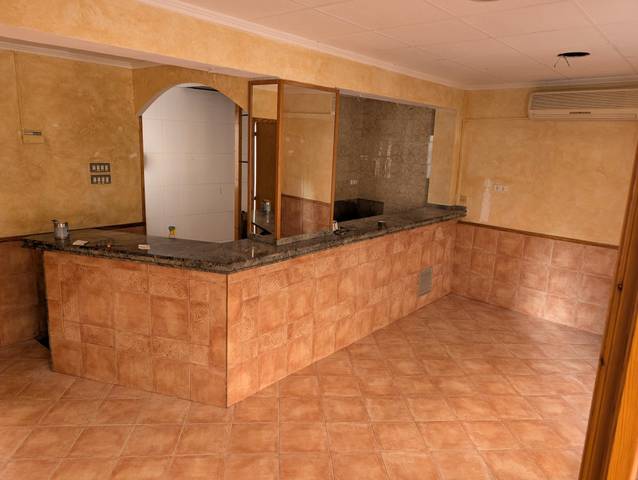 Local comercial en Alquiler en Carrer de Vista Alegre en La Gavarra