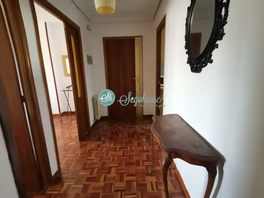 Piso en venta en Segovia con Calefacción, Parquet y Terraza