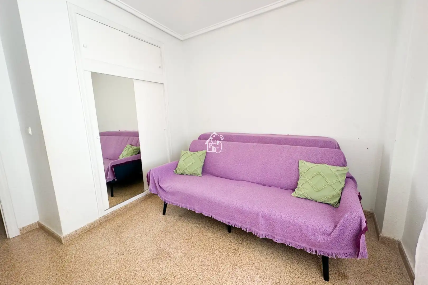 Habitación de Apartamento de alquiler en Guardamar del Segura con Aire acondicionado, Terraza y Amueblado