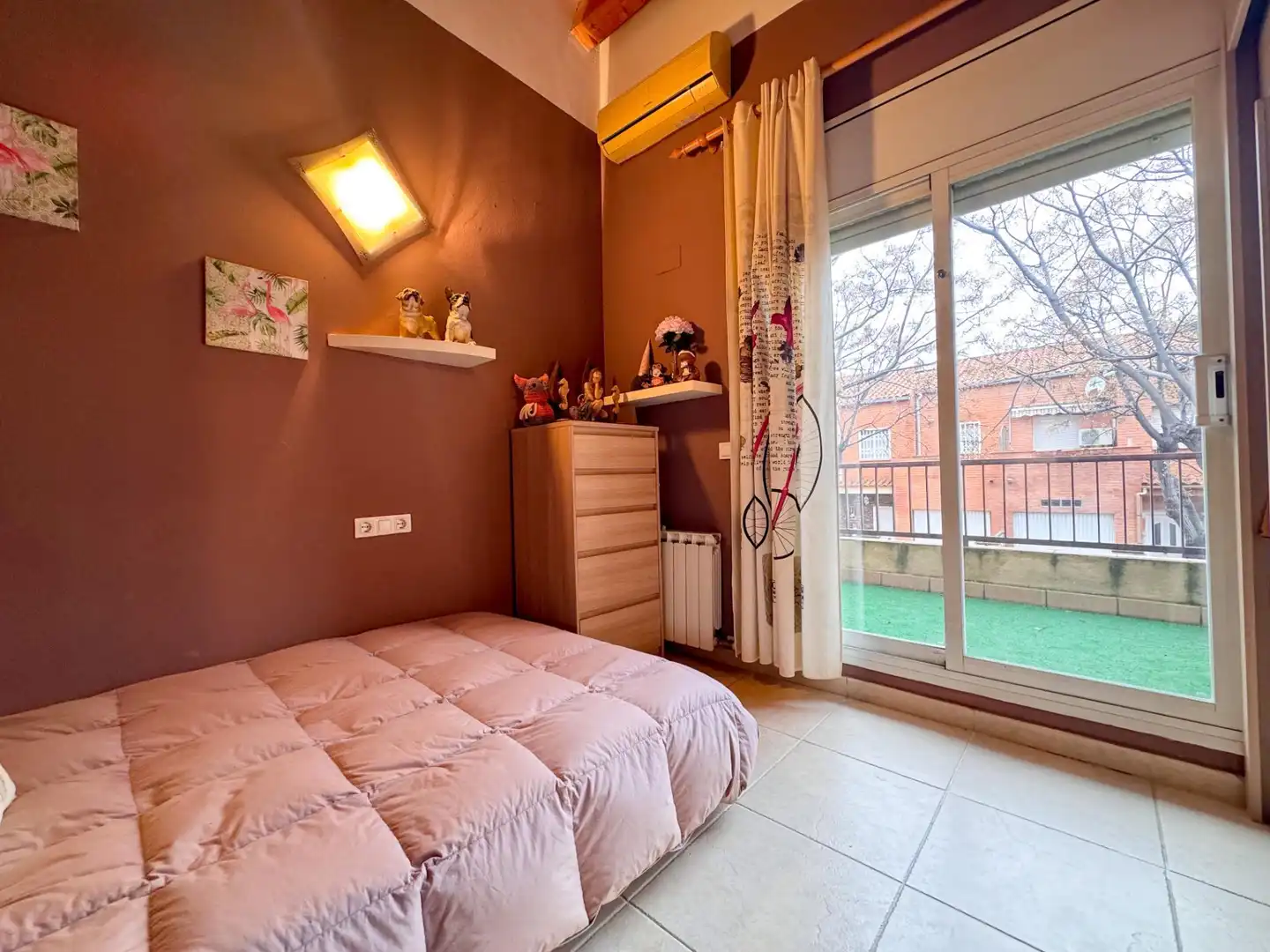 Dormitori de Casa adosada en venda en Tarragona amb Aire condicionat, Calefacció i Jardí privat