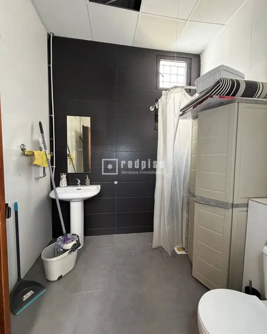 Badezimmer von Geschaftsraum zur Miete in Valencia mit Klimaanlage und Alarm