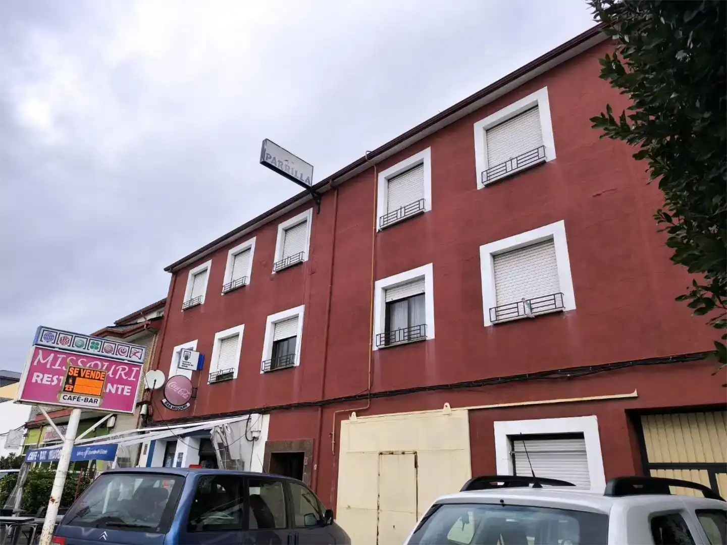Vista exterior de Piso en venta en Ponferrada con Jardín privado, Trastero y Amueblado
