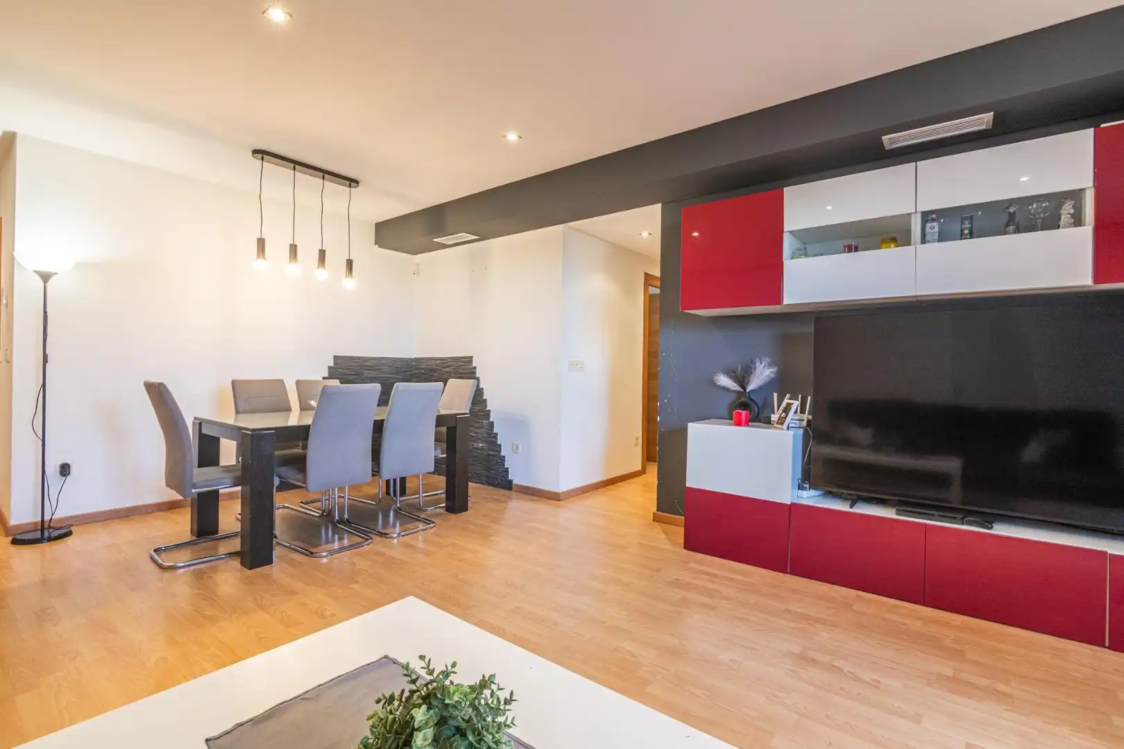 Living room of Flat for sale in Crevillent  with Air Conditioner, Terrace and Community pool