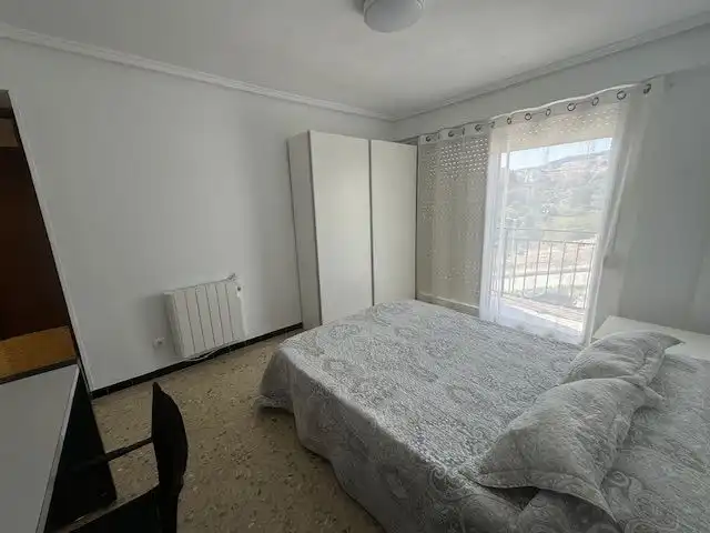 Habitación de Piso de alquiler en Alcoy / Alcoi con Calefacción, Terraza y Amueblado