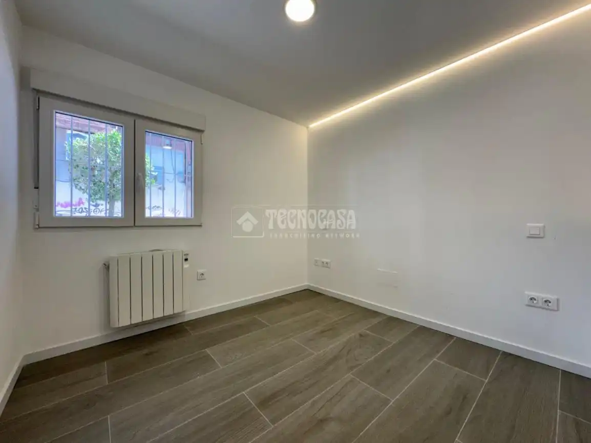 Bedroom of Flat for sale in Alcobendas  with Air Conditioner and Heating