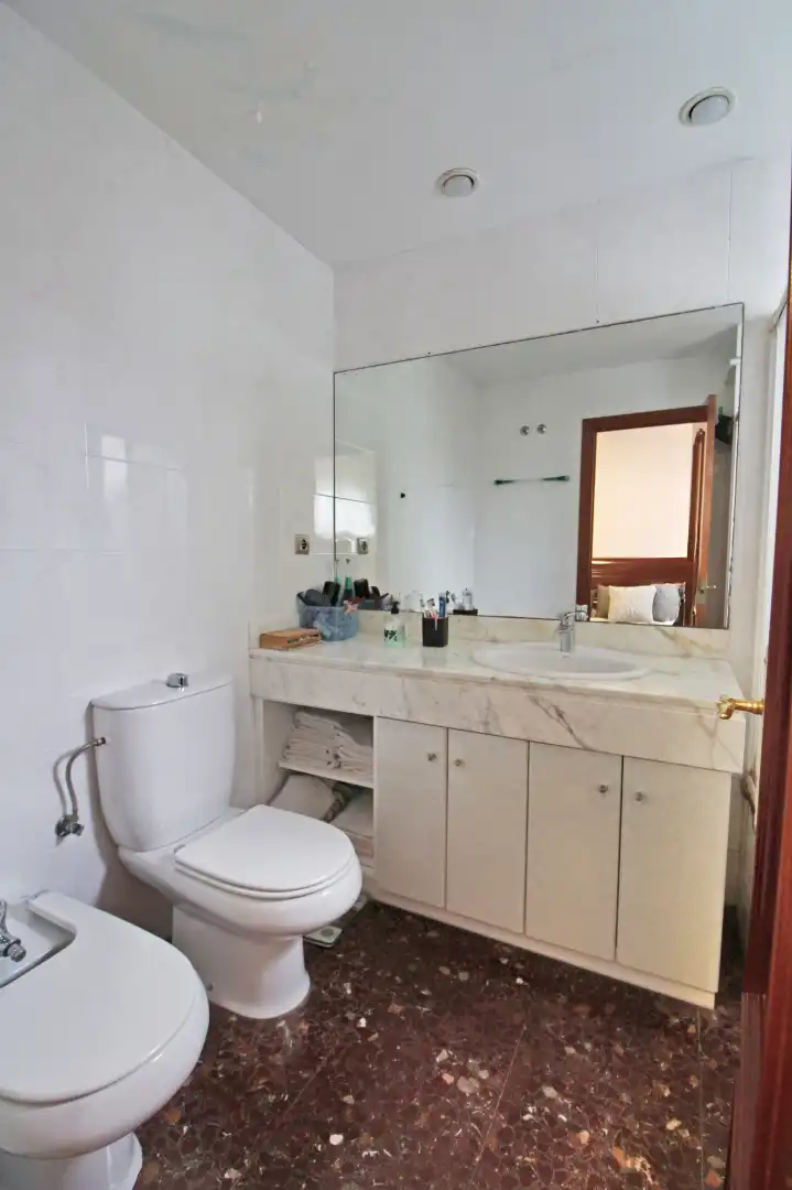 Baño de Piso en venta en L'Hospitalet de Llobregat con Aire acondicionado, Calefacción y Amueblado