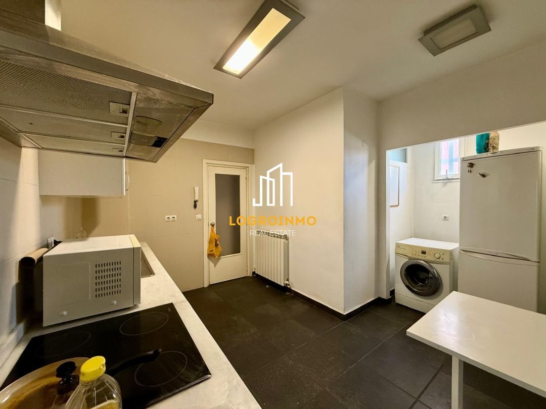 Kitchen of Flat for sale in  Logroño  with Heating, Terrace and Storage room