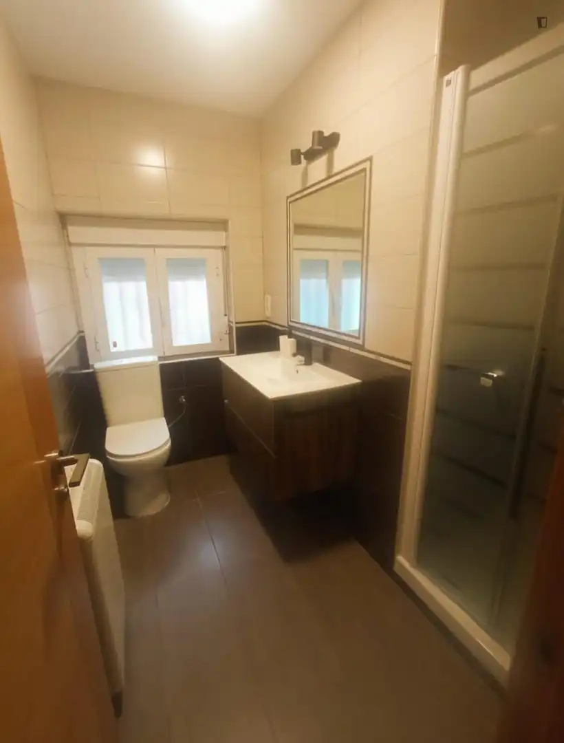 Bathroom of Apartments for rent in Salamanca Capital  with Heating, Furnished and Washing machine