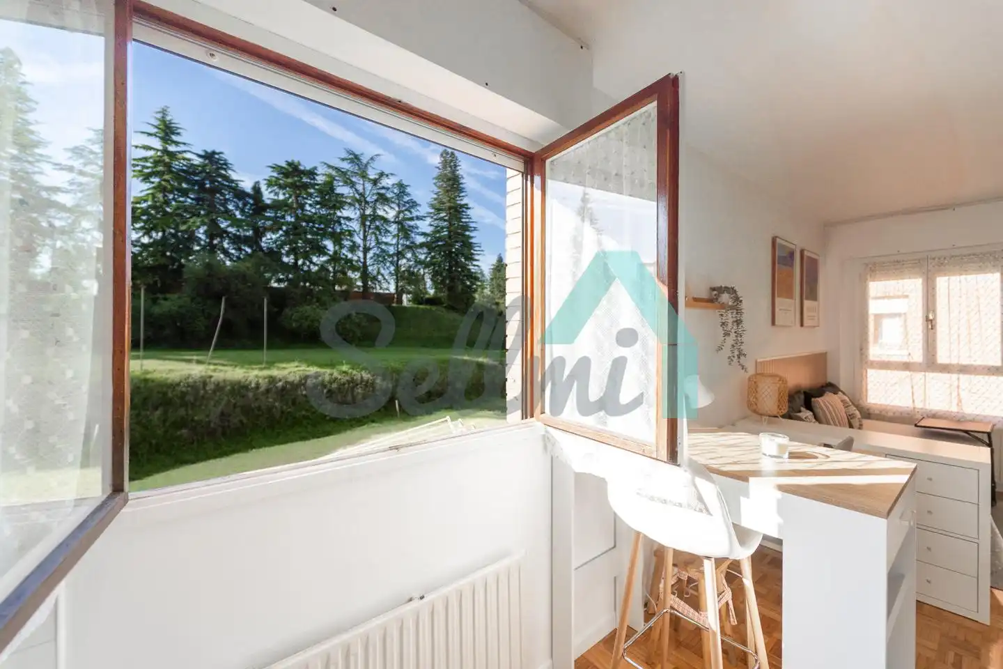 Garten von Wohnung zur Miete in Oviedo  mit Heizung, Parkett und Möbliert