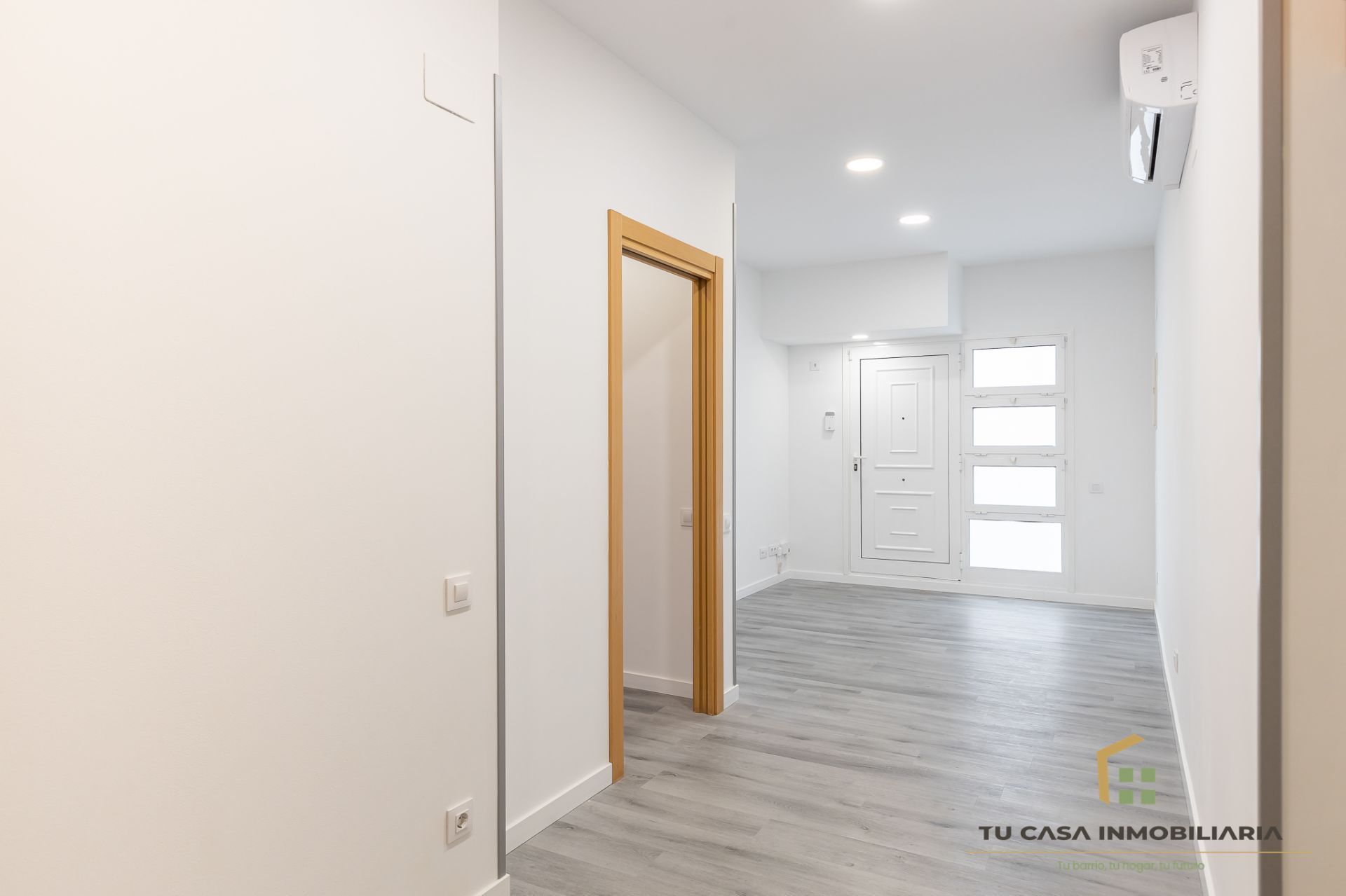 Flat for sale in Badalona  with Air Conditioner and Heating