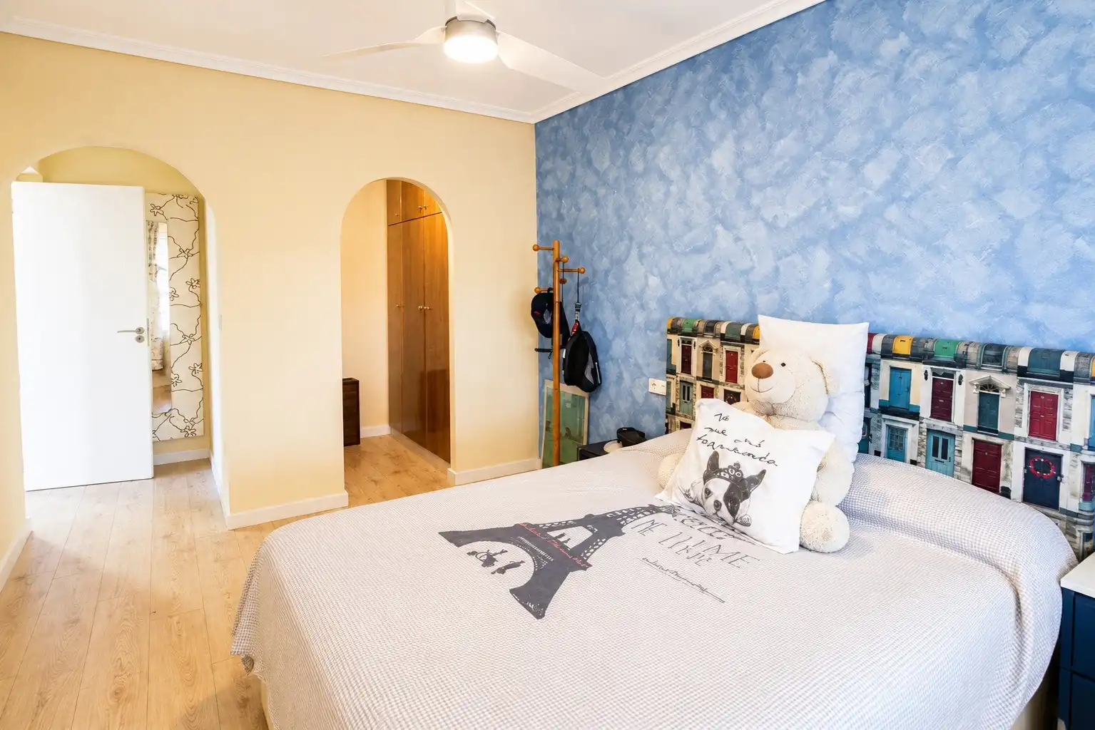 Habitación de Casa o chalet en venta en Torrevieja con Calefacción y Piscina