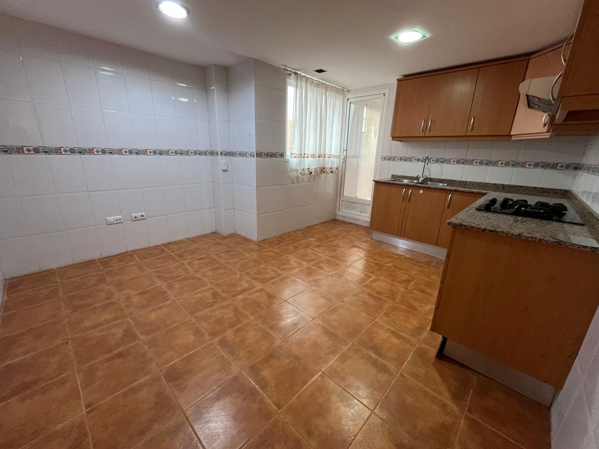 Kitchen of Flat to rent in  Valencia Capital  with Air Conditioner, Heating and Terrace