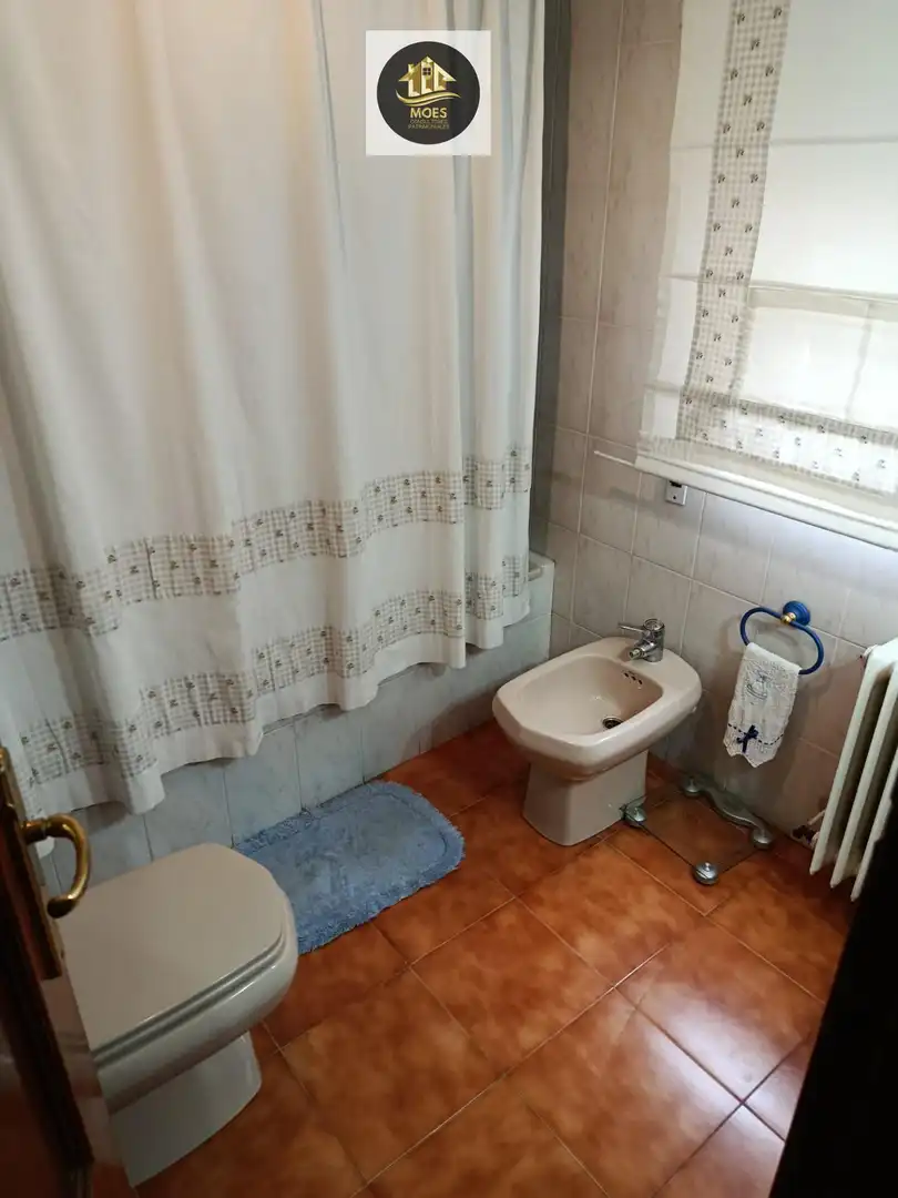 Bany de Casa o xalet en venda en Jaén amb Aire condicionat, Calefacció i Terrassa
