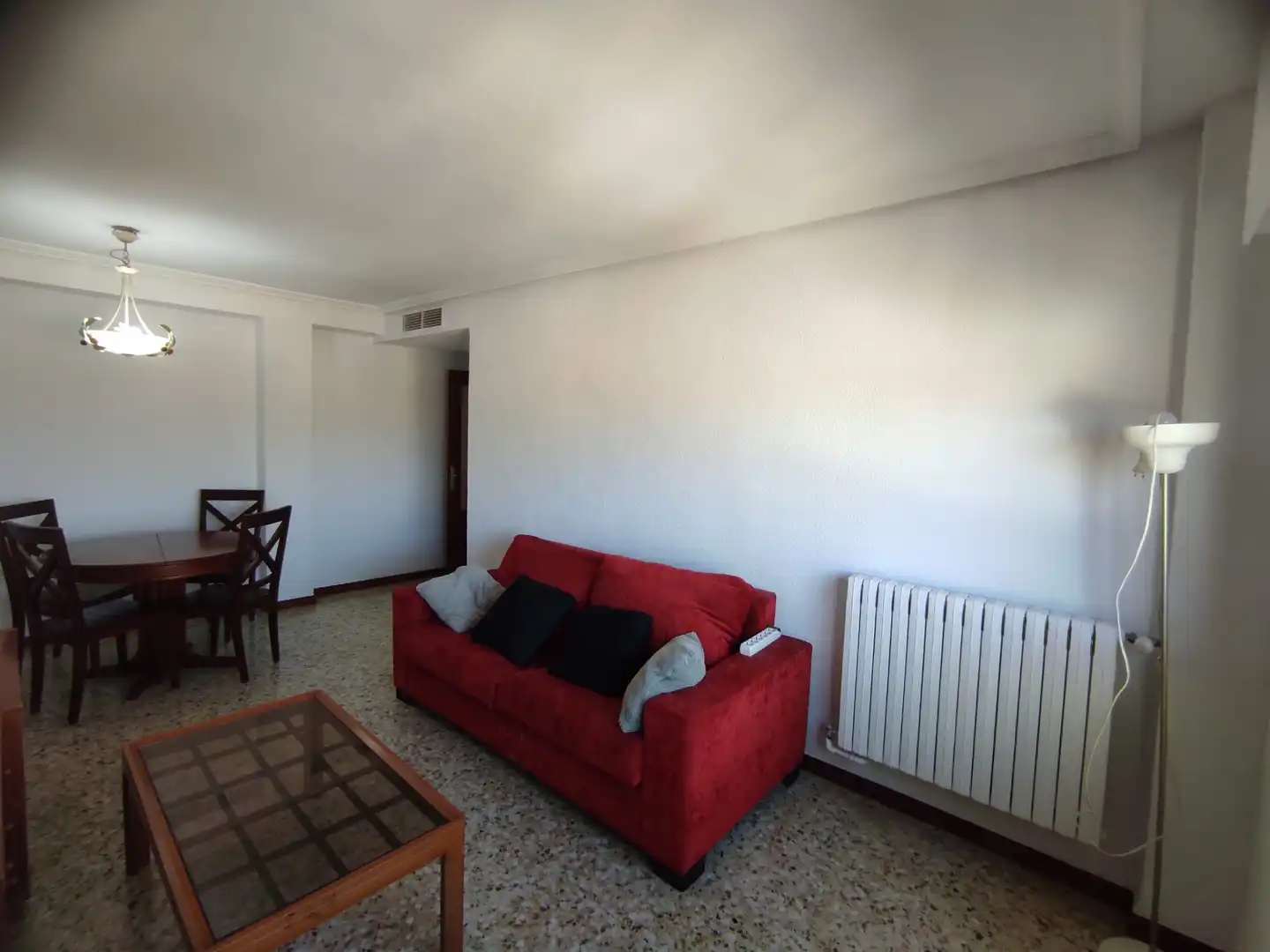 Living room of Flat for sale in Zaragoza  with Air Conditioner, Heating and Oven