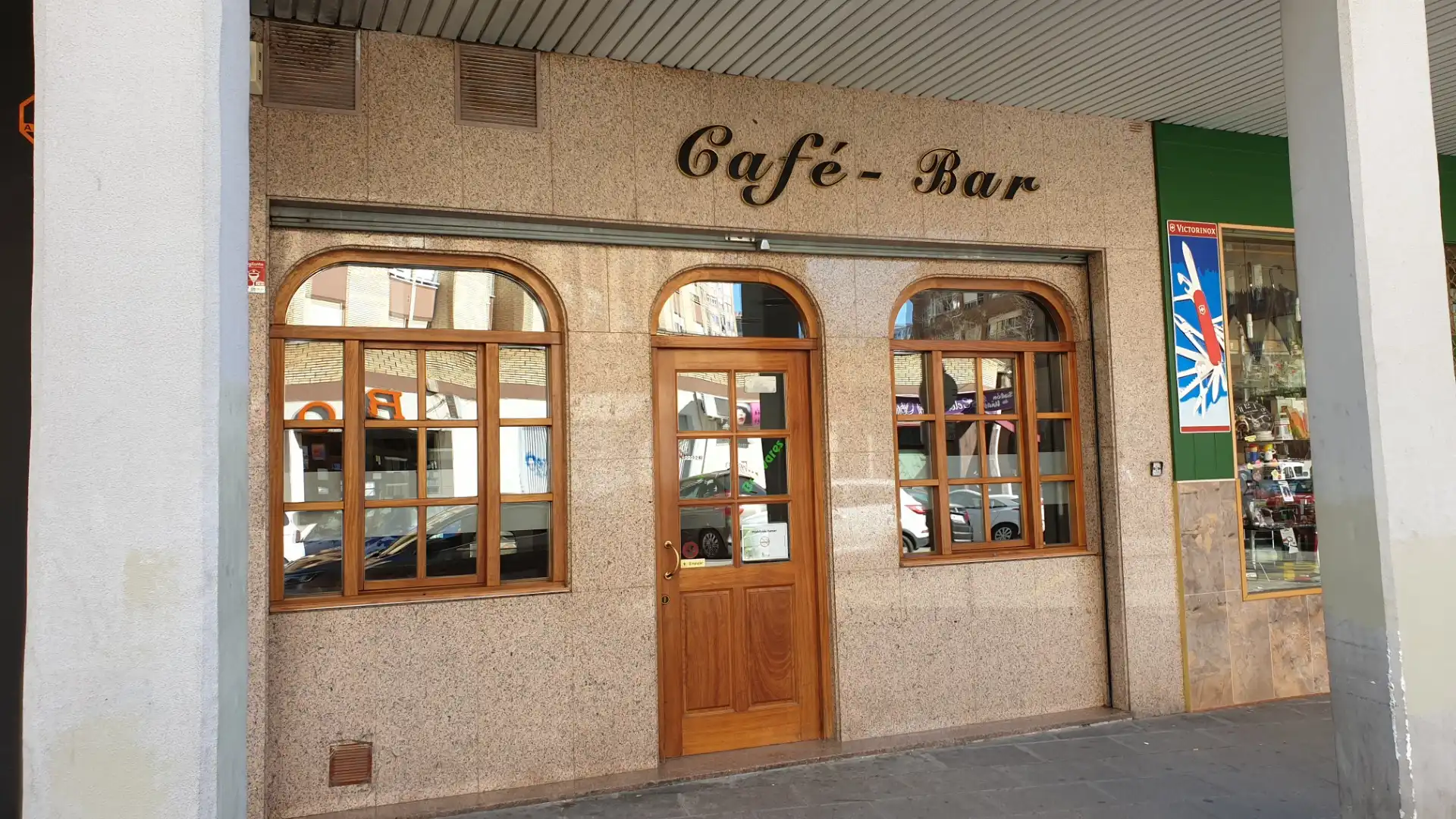 Local de alquiler en Burgos Capital con Amueblado y Alarma