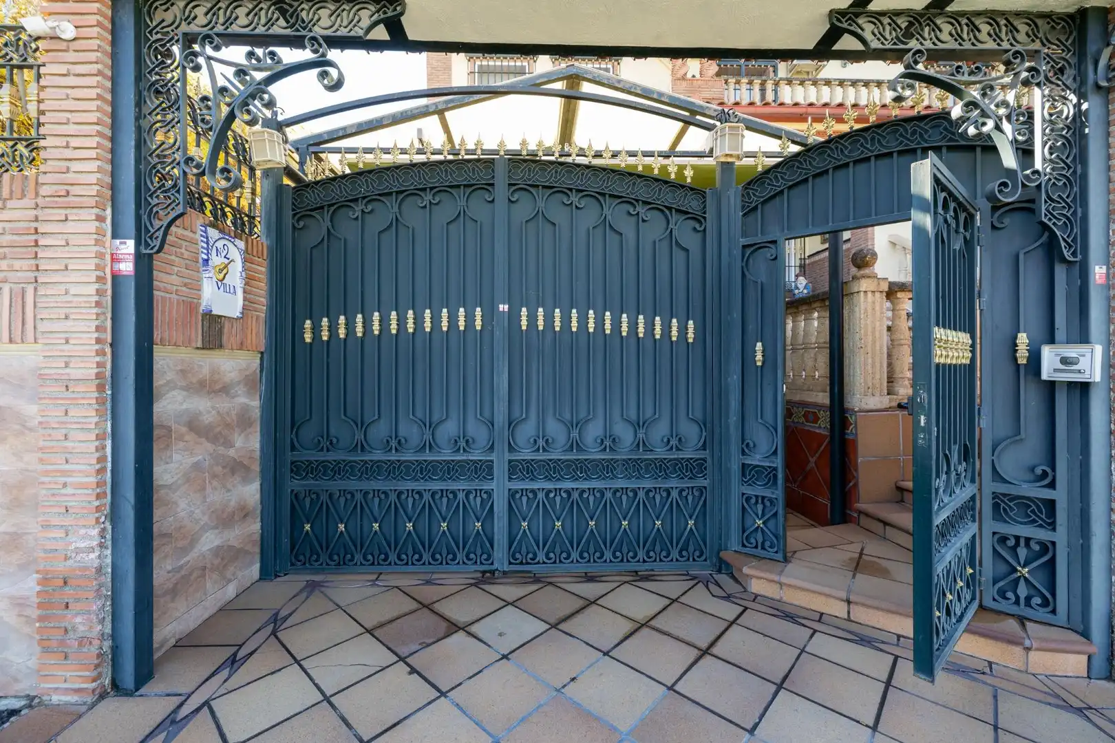 Chalet con terraza en venta en Calle Cañas, imagen 3