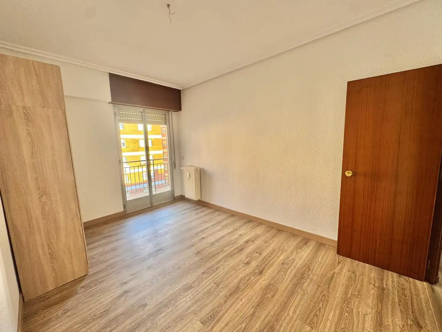 Habitación de Apartamento en venta en  Logroño con Calefacción