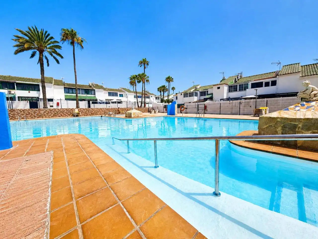Piscina de Dúplex de lloguer en San Bartolomé de Tirajana amb Aire condicionat, Terrassa i Moblat