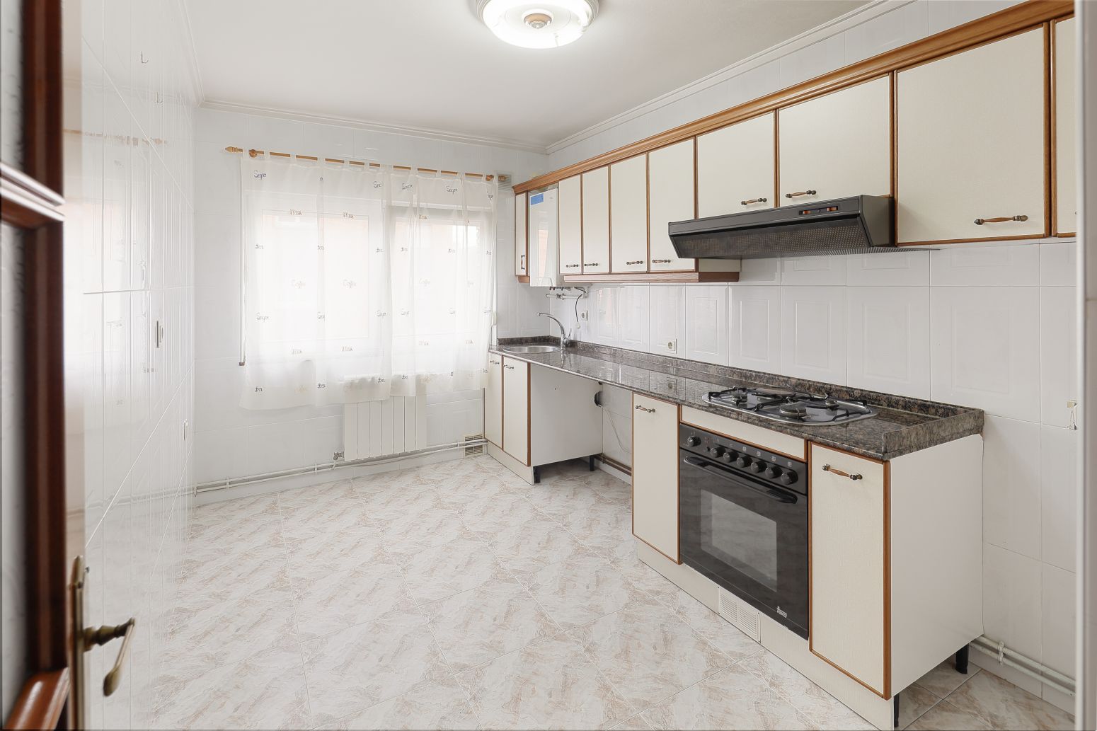Kitchen of Flat for sale in Gijón   with Heating