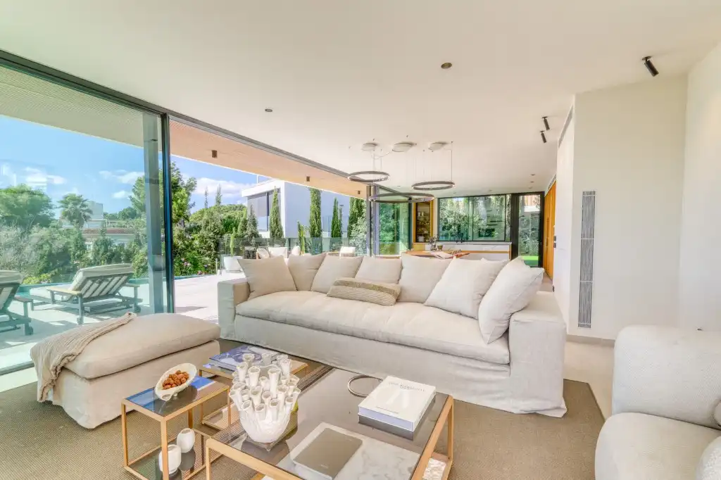 Living room of Houses for sale in Calvià  with Air Conditioner, Private garden and Parquet flooring
