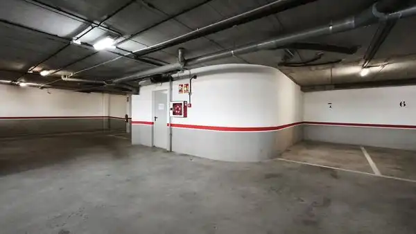 Aparcament de Apartament en venda en Baiona amb Calefacció, Parquet i Terrassa