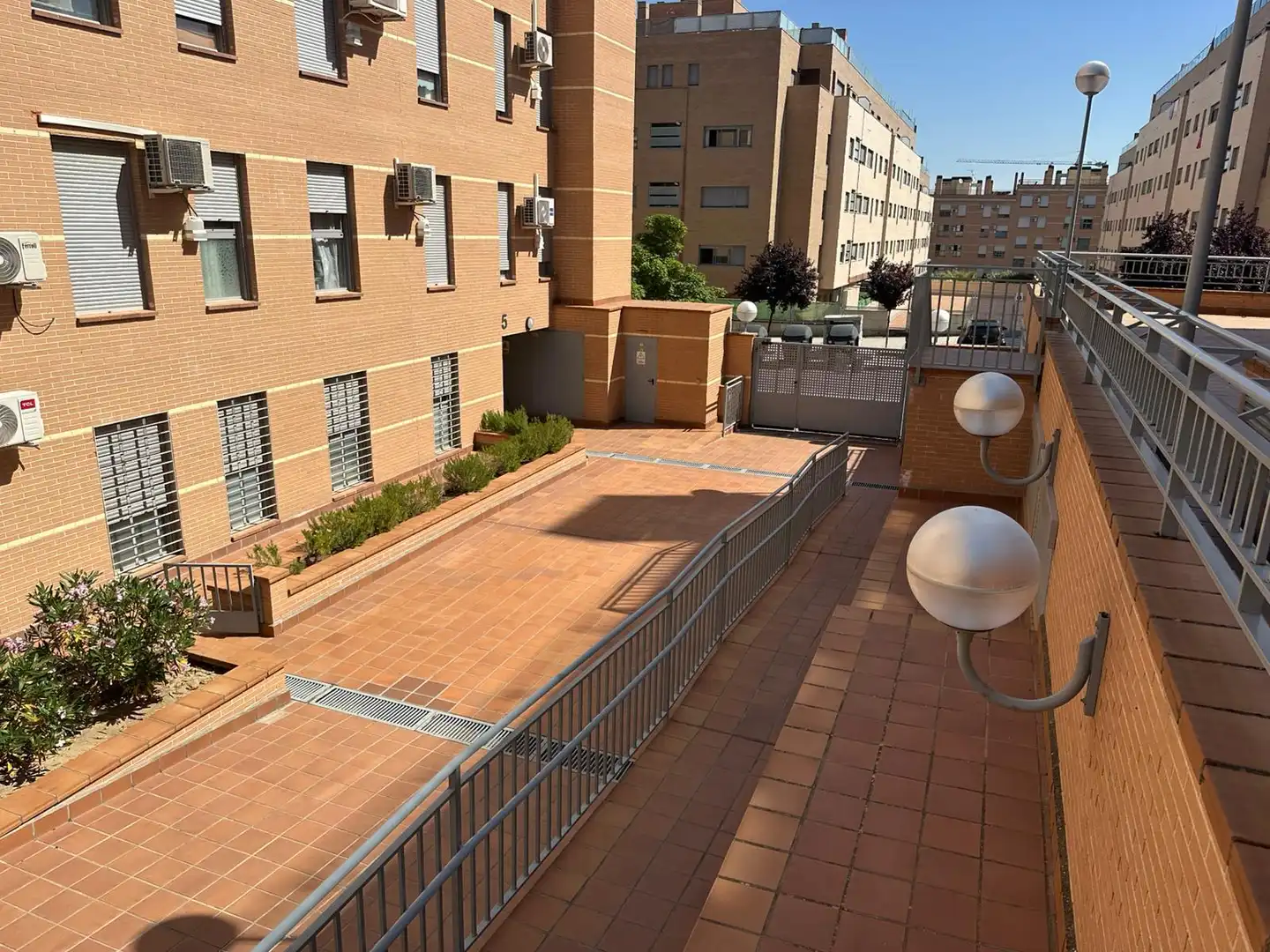 Terraza de Estudio de alquiler en Arganda del Rey con Calefacción, Horno y Lavadora