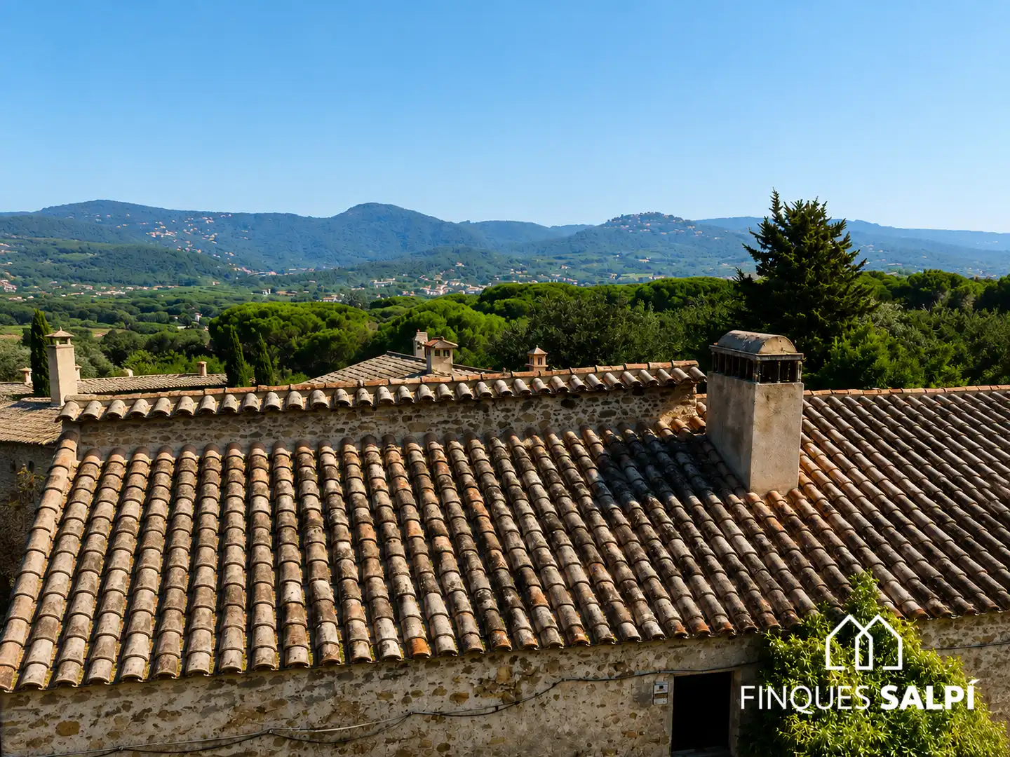 Vista exterior de Finca rústica en venda en Santa Cristina d'Aro amb Jardí privat