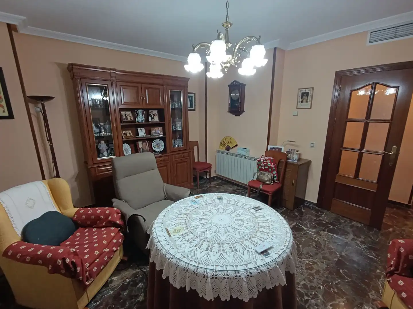 Living room of Flat for sale in Linares  with Air Conditioner, Heating and Storage room